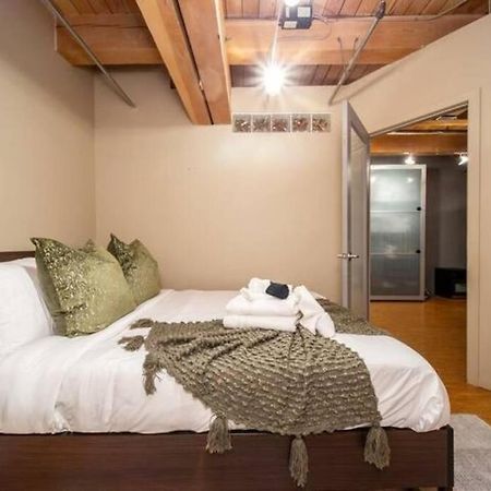 Historic Jd Loft, Near Ice District, Rogers Place, Ug Parking エドモントン エクステリア 写真