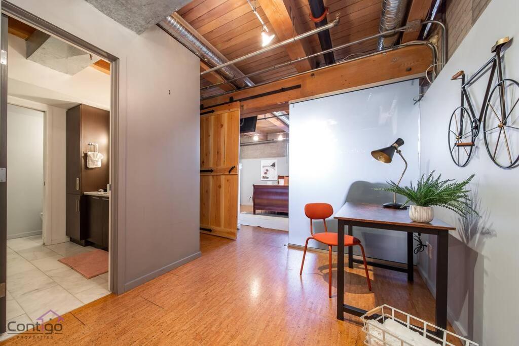 Historic Jd Loft, Near Ice District, Rogers Place, Ug Parking エドモントン エクステリア 写真